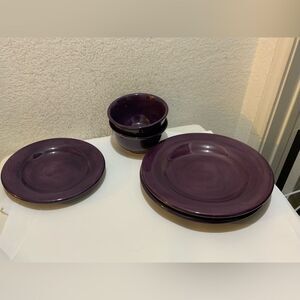 Lot 5 Tabletops Unlimited Espana Plum  Ceramic 2 Dinner 1 Plates 2 bowls in EUC
